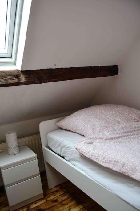 Schoene Dachgeschosswohnung Nahe Koeln Bagian luar foto