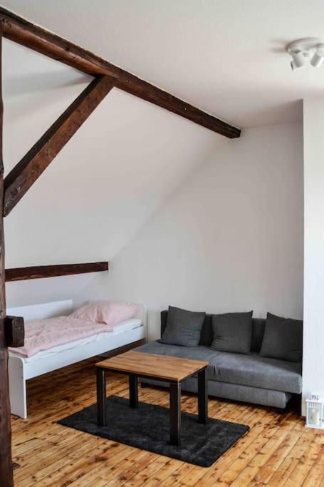Schoene Dachgeschosswohnung Nahe Koeln Bagian luar foto