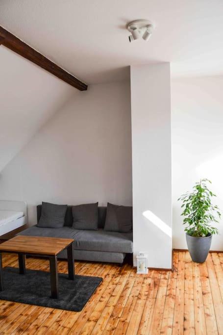 Schoene Dachgeschosswohnung Nahe Koeln Bagian luar foto