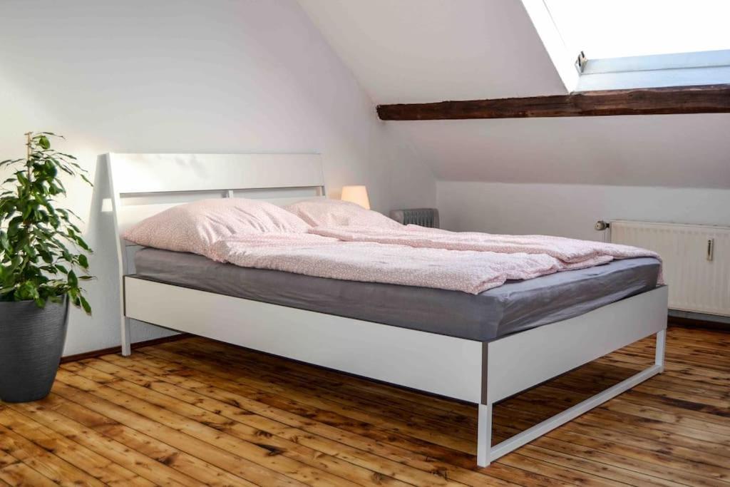 Schoene Dachgeschosswohnung Nahe Koeln Bagian luar foto